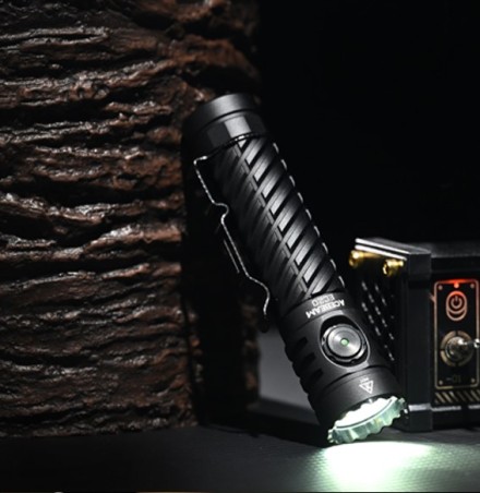 Acebeam EC20 Nichia 5000K 1900 lm 270 m czarna