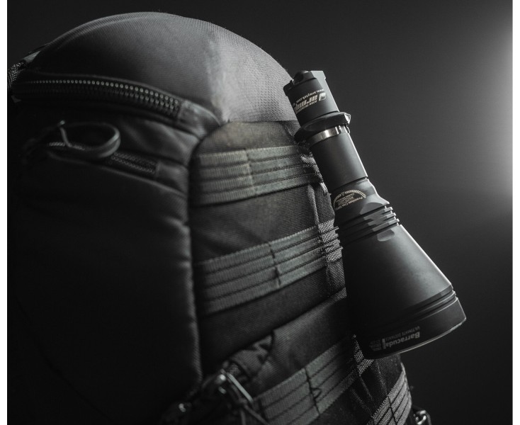 ARMYTEK Barracuda Pro ciepłe światło 1390 lm