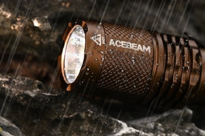 AceBeam TAC AA 5000K CRI90 Coyote 750lm 200m