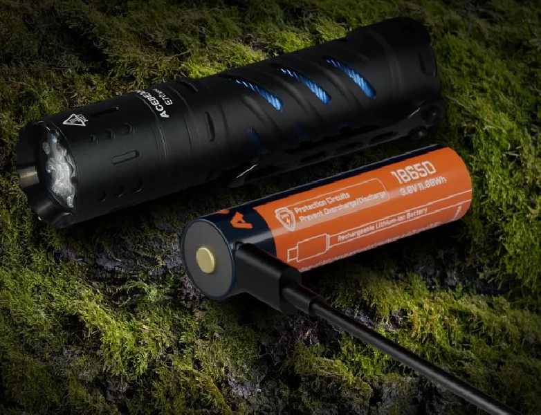 ACEBEAM E70 Mini 5000K CRI90 2000 lm czarna