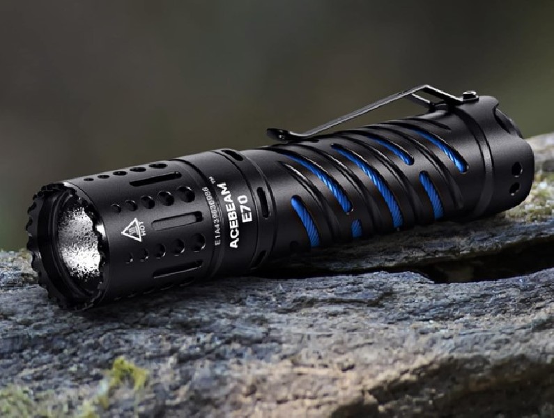 ACEBEAM E70 5000K 4600 lm latarka 240 m
