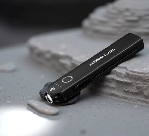 Latarka ACEBEAM UC20 białe czerwone i UV 1000 lm 220 m