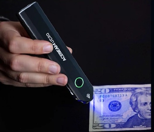 Latarka ACEBEAM UC20 białe czerwone i UV 1000 lm 220 m