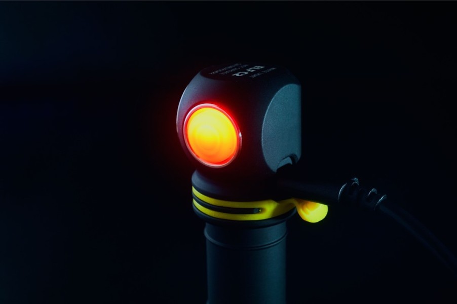 Latarka ARMYTEK Elf C1 światło Białe - 1000lm