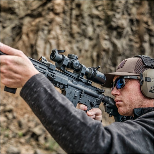 Luneta VORTEX Strike Eagle 1-8x24 FFP EBR-8