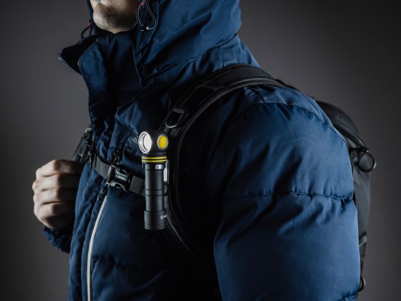 Latarka ARMYTEK Elf C2 światło Ciepłe 1023 lm