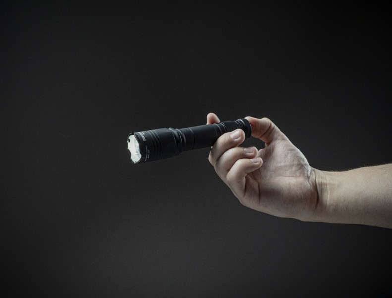 Armytek Dobermann Pro latarka 1400 lm ciepłe światło