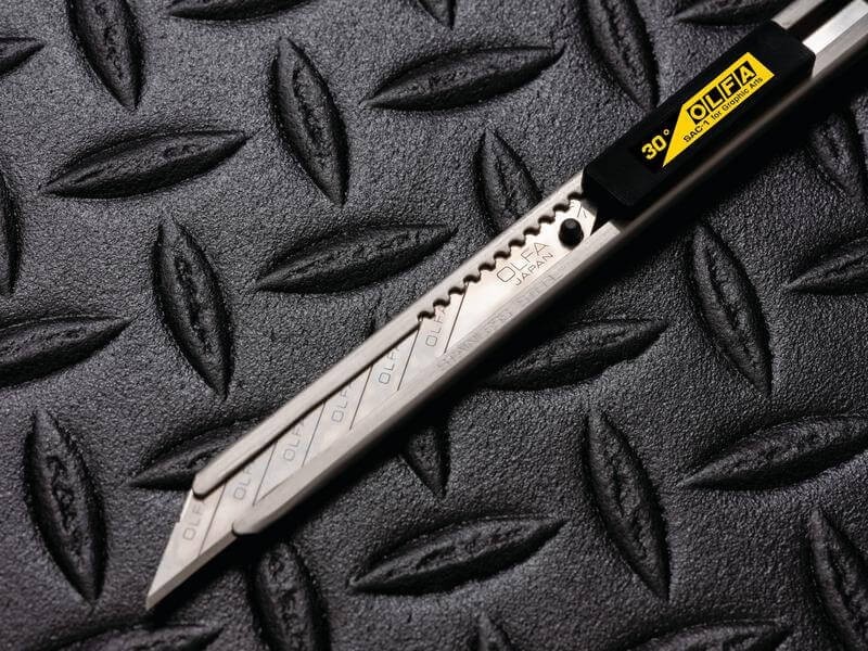 Nóż segmentowy nierdzewny OLFA SAC-1 9mm Auto Lock