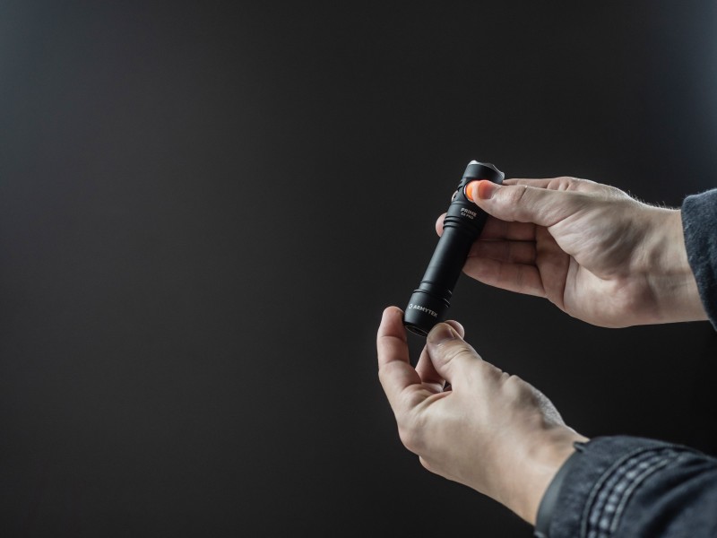 Latarka ARMYTEK Prime C2 Pro 2400 lm białe światło