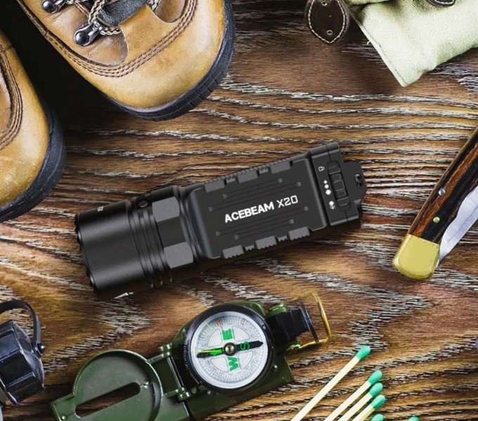 ACEBEAM X20 latarka taktyczna 10000 lm 440 m 6500K