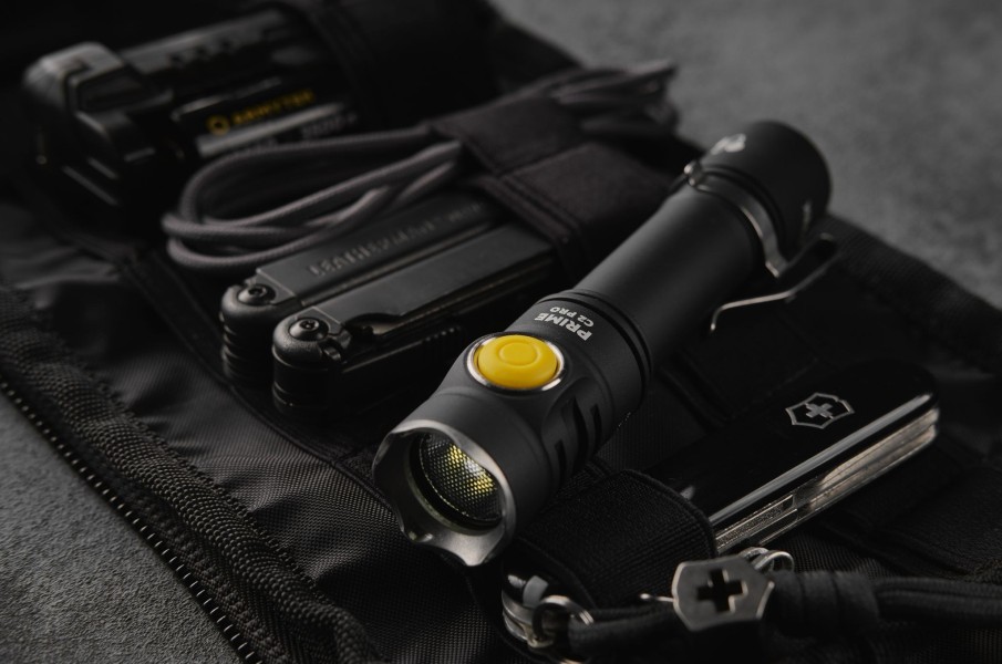 Latarka ARMYTEK Prime C2 Pro 2400 lm białe światło