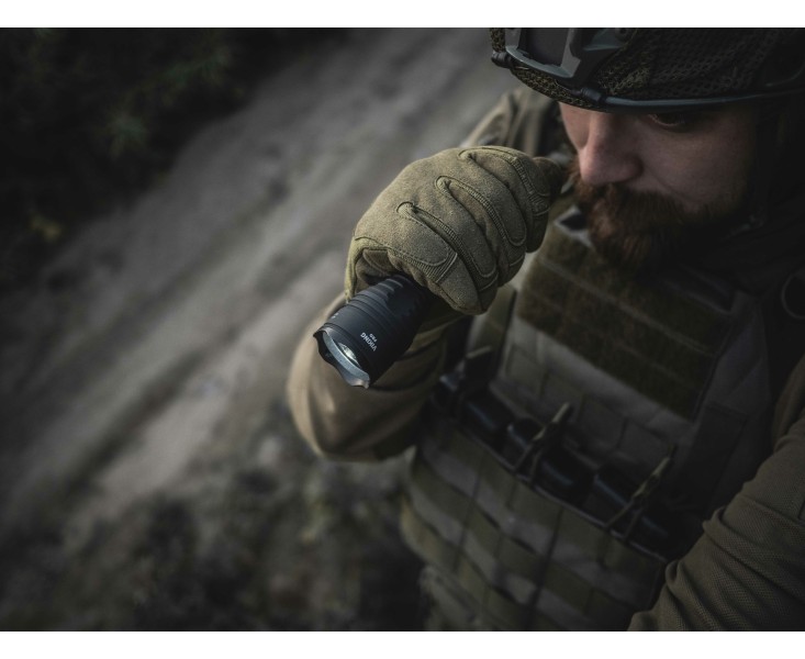 ARMYTEK Viking Pro Warm 2050 lm latarka taktyczna