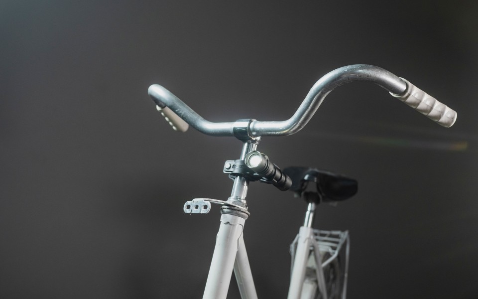 Latarka ARMYTEK Prime C2 Pro 2400 lm białe światło