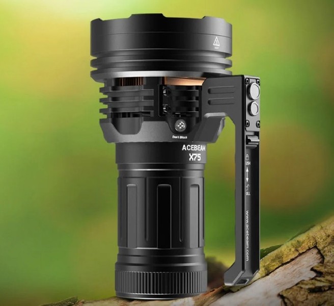 Latarka Acebeam X75 80 000 lm 1150 m 6500K