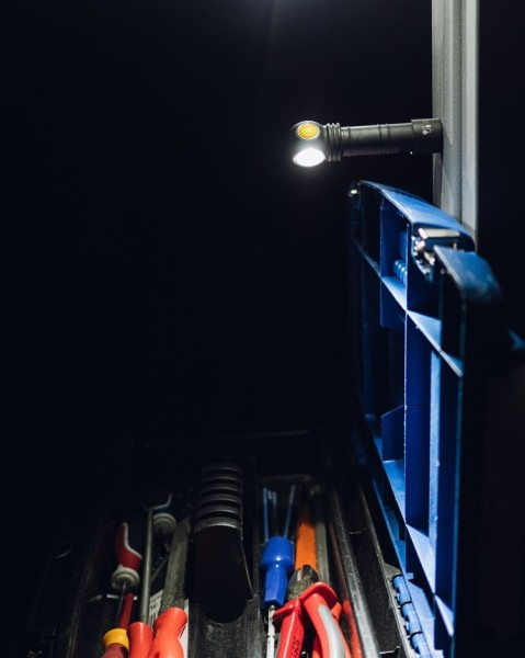 Latarka Armytek Wizard C2 ciepłe światło 1120 lm