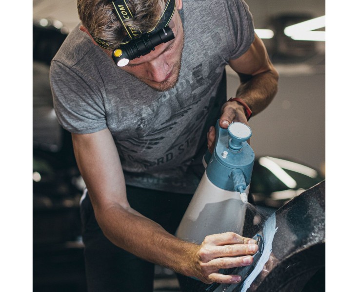 Latarka Armytek Wizard C2 Pro 2500 lm, czarny