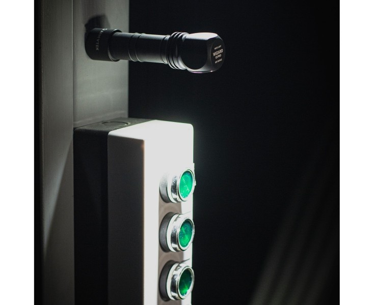 Latarka Armytek Wizard C2 Pro 2500 lm, czarny