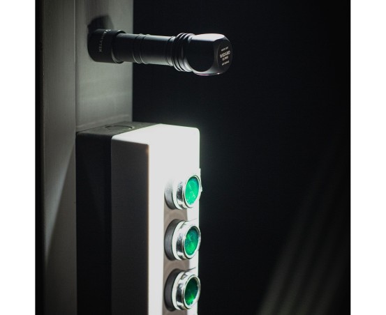 Latarka Armytek Wizard C2 Pro 2500 lm, czarny