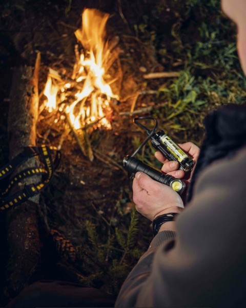 ARMYTEK Wizard C2 Pro Max ciepłe światło 3720 lm czarny