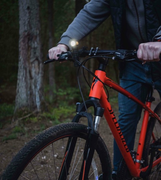 ARMYTEK Wizard C2 Pro Max ciepłe światło 3720 lm czarny