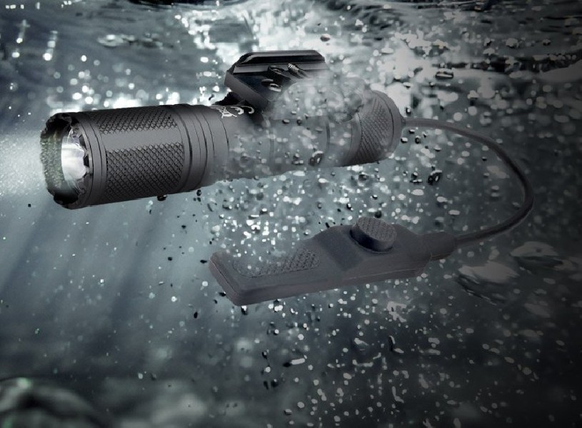 Acebeam G15 latarka taktyczna 1800 lm 390 m