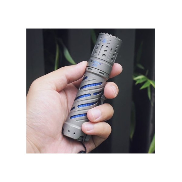Latarka Acebeam E70 Titanium 5000K 4000 lm