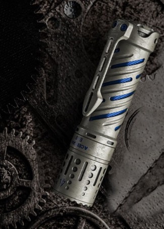 Latarka Acebeam E70 Titanium 5000K 4000 lm