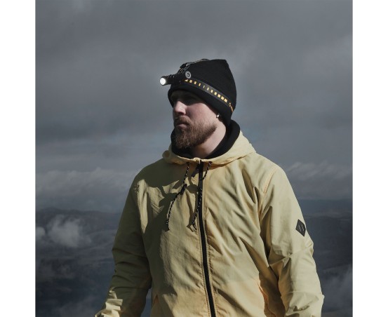 ARMYTEK Wizard C2 Pro ciepłe światło, czarna 2330 lm