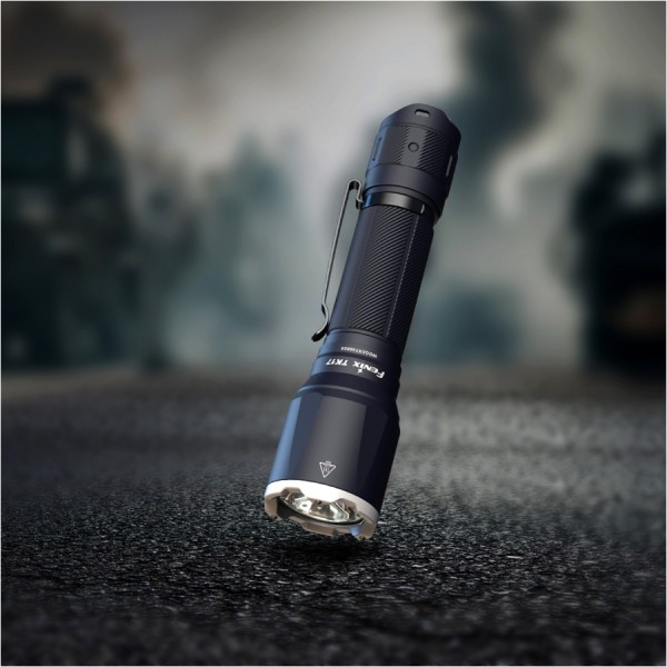 Latarka diodowa taktyczna Fenix TK17 Czarna  -...