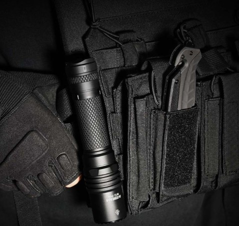 Latarka diodowa LEP ACEBEAM W10 PRO Światło Białe Czarna - 750lm 1425m