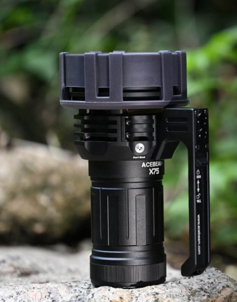 Latarka diodowa ACEBEAM X75 XHP70.3 Światło...