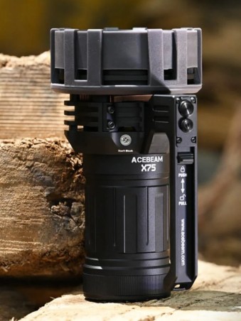 Latarka diodowa ACEBEAM X75 XHP70.3 Światło Białe 6500K - 67 000lm 1306m