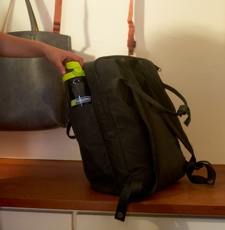 Butelka tritanowa Nalgene On-The-Fly Sustain 650ml - Charcoal Lime Cap