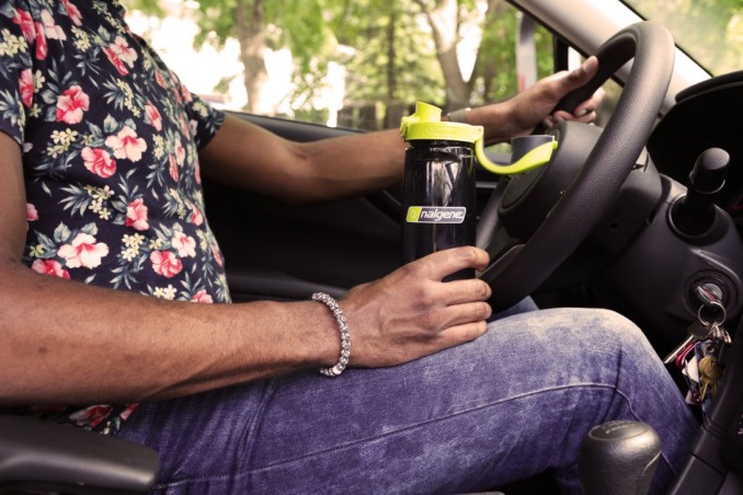 Butelka tritanowa Nalgene On-The-Fly Sustain 650ml - Charcoal Lime Cap