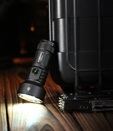 Latarka diodowa ACEBEAM E10 2.0 Światło Białe 6500K Czarna - 1200lm 715m