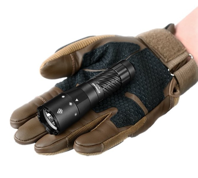 Latarka diodowa ACEBEAM W20 Światło Białe -...