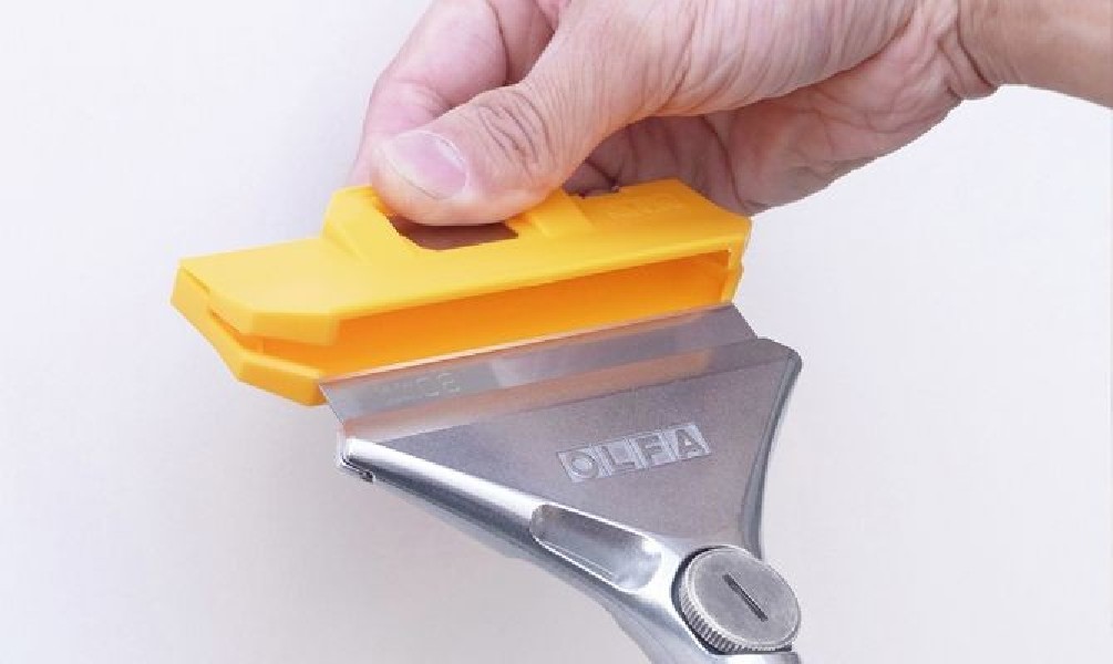 Skrobak do ciężkich prac z wymiennym ostrzem 30cm OLFA XSR-300