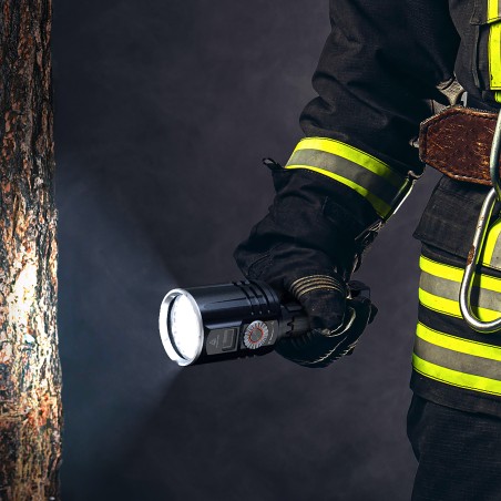 Latarka diodowa szperacz Fenix LR36R - 10000lm 1260m