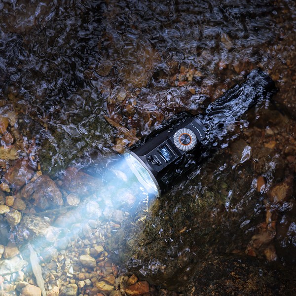 Latarka diodowa szperacz Fenix LR36R - 10000lm...