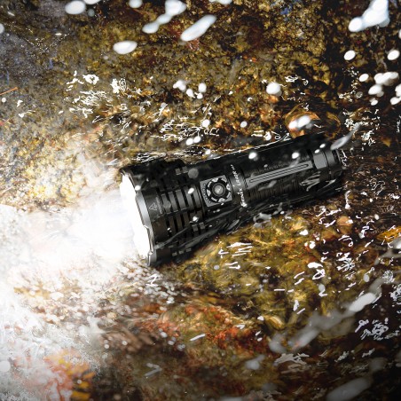 Latarka diodowa Fenix LR40R V2.0 Światło Białe - 15000lm 900m