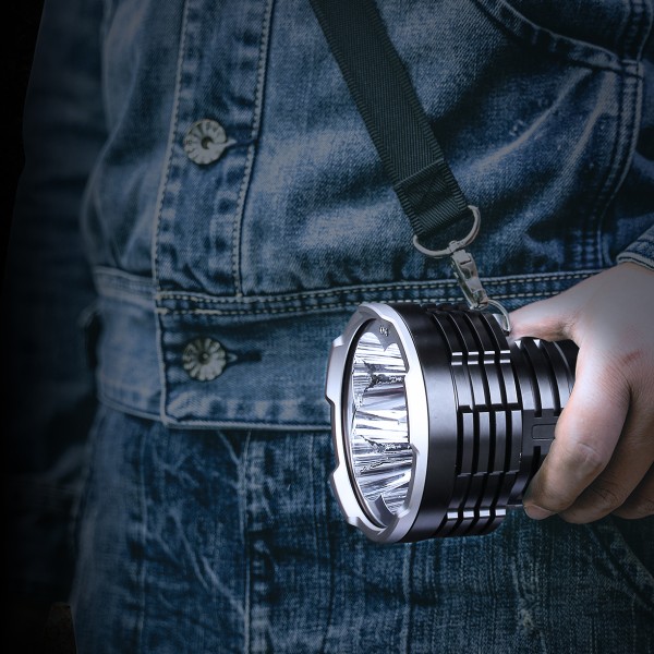 Latarka diodowa szperacz Fenix LR50R Światło...