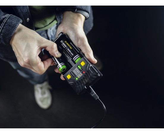 Ładowarka ARMYTEK Uni C2 Plug Type C