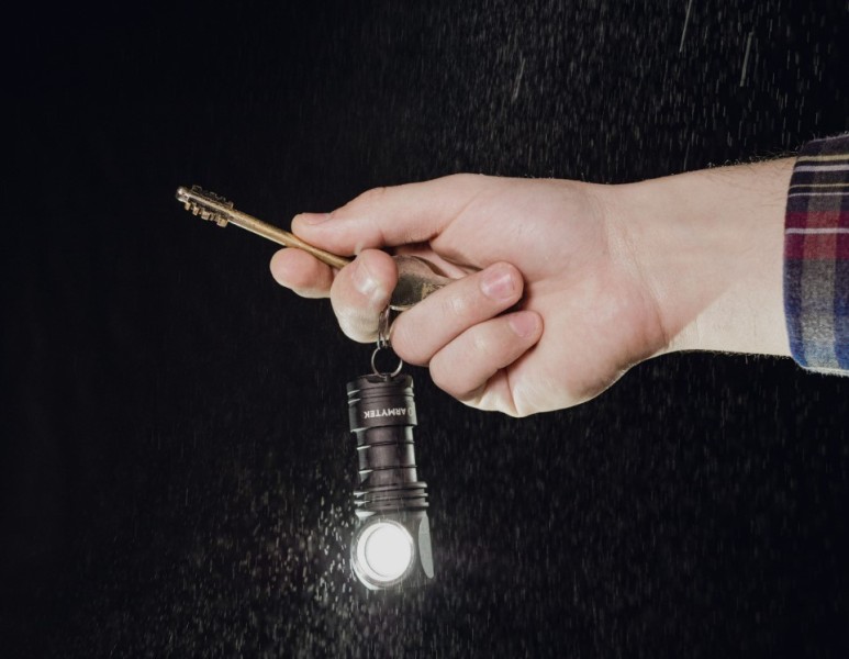 Armytek Wizard C1 Pro latarka 1000 lm białe światło