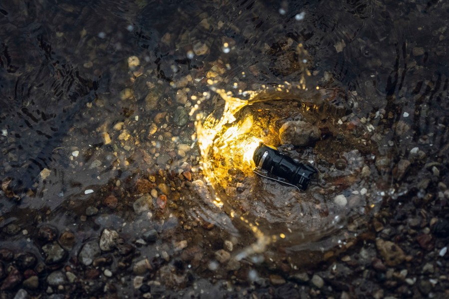 Latarka ARMYTEK Prime C1 Pro ciepłe światło 930 lm