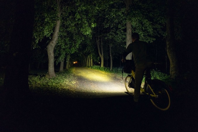 Latarka ARMYTEK Prime C1 Pro ciepłe światło 930 lm