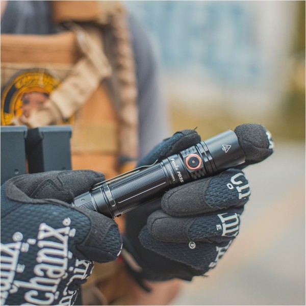 Fenix PD35 V3.0 latarka taktyczna 1700 lm