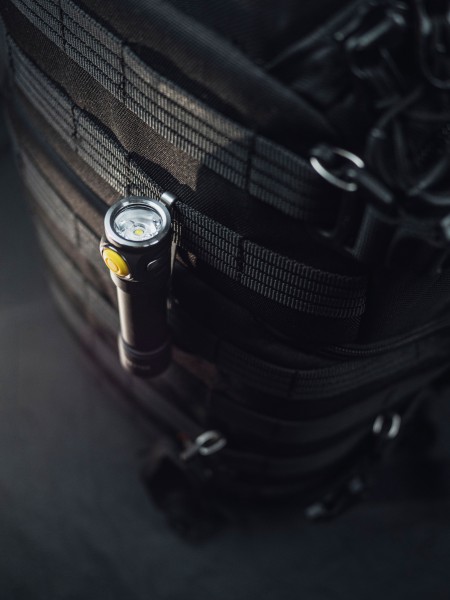 Latarka ARMYTEK Prime C2 Magnet USB Światło Ciepłe 930lm