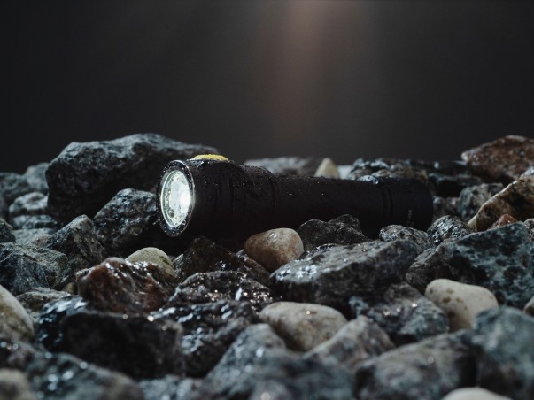 Latarka ARMYTEK Prime C2 Magnet USB Światło Ciepłe 930lm