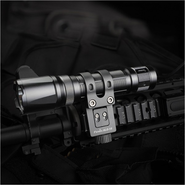 Montaż taktyczny latarki Fenix ALG-15