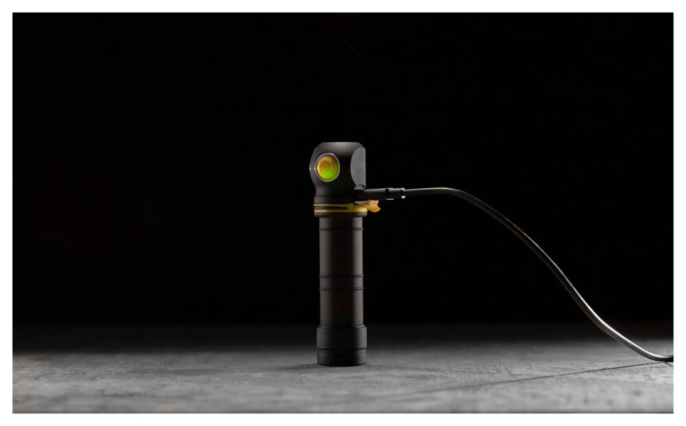 Latarka ARMYTEK Elf C2 Max LR USB-C Światło...
